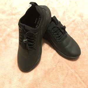 Practically new women’s black size 8.5 Clove shoes.